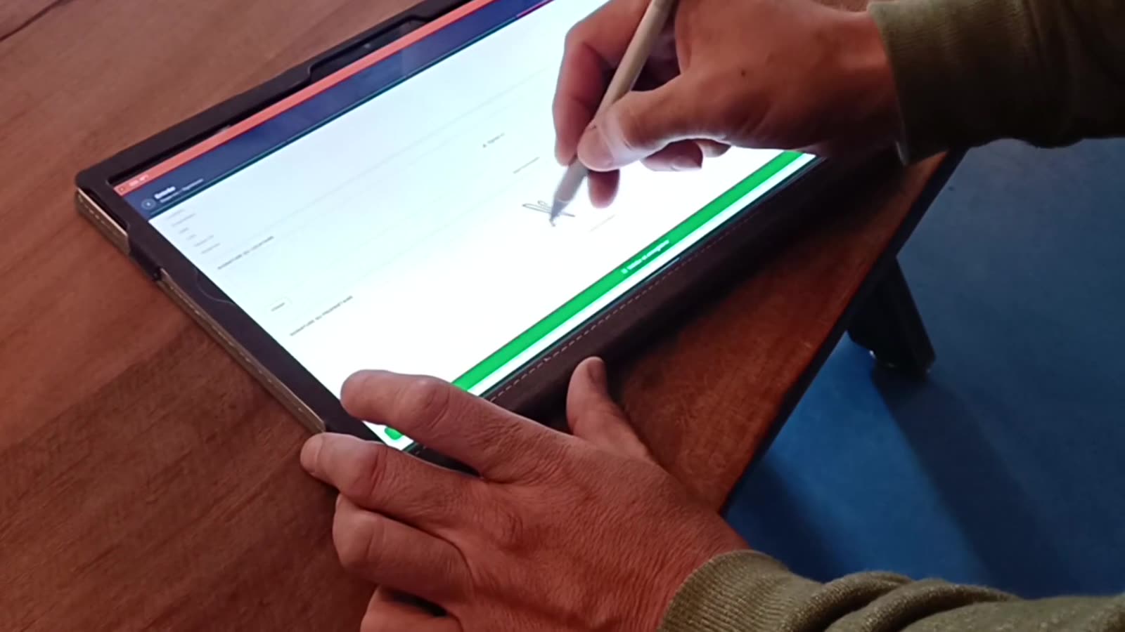 Signature d'un état des lieux sur tablette avec l'application EDL N°1